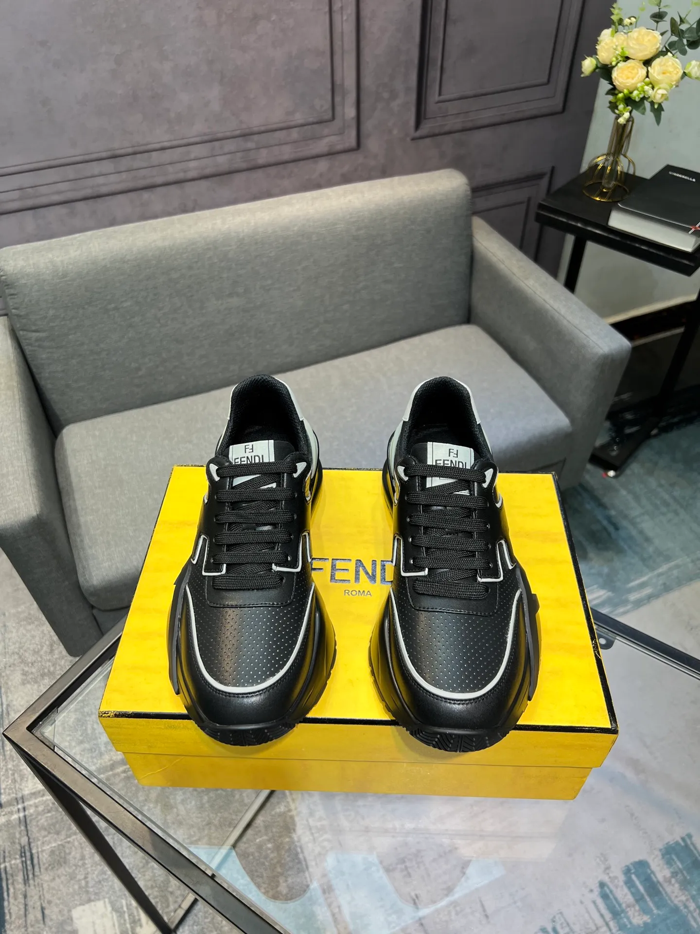Men's shoes 💰580 FENDI men's fashion casual shoes 👟Hot sale🔥Official website 1:1 replica ⬆️Original quality - Original leather - Original breathable mesh lining Original outsole 1:1 replica, code number 38-44 (45-46 customized)